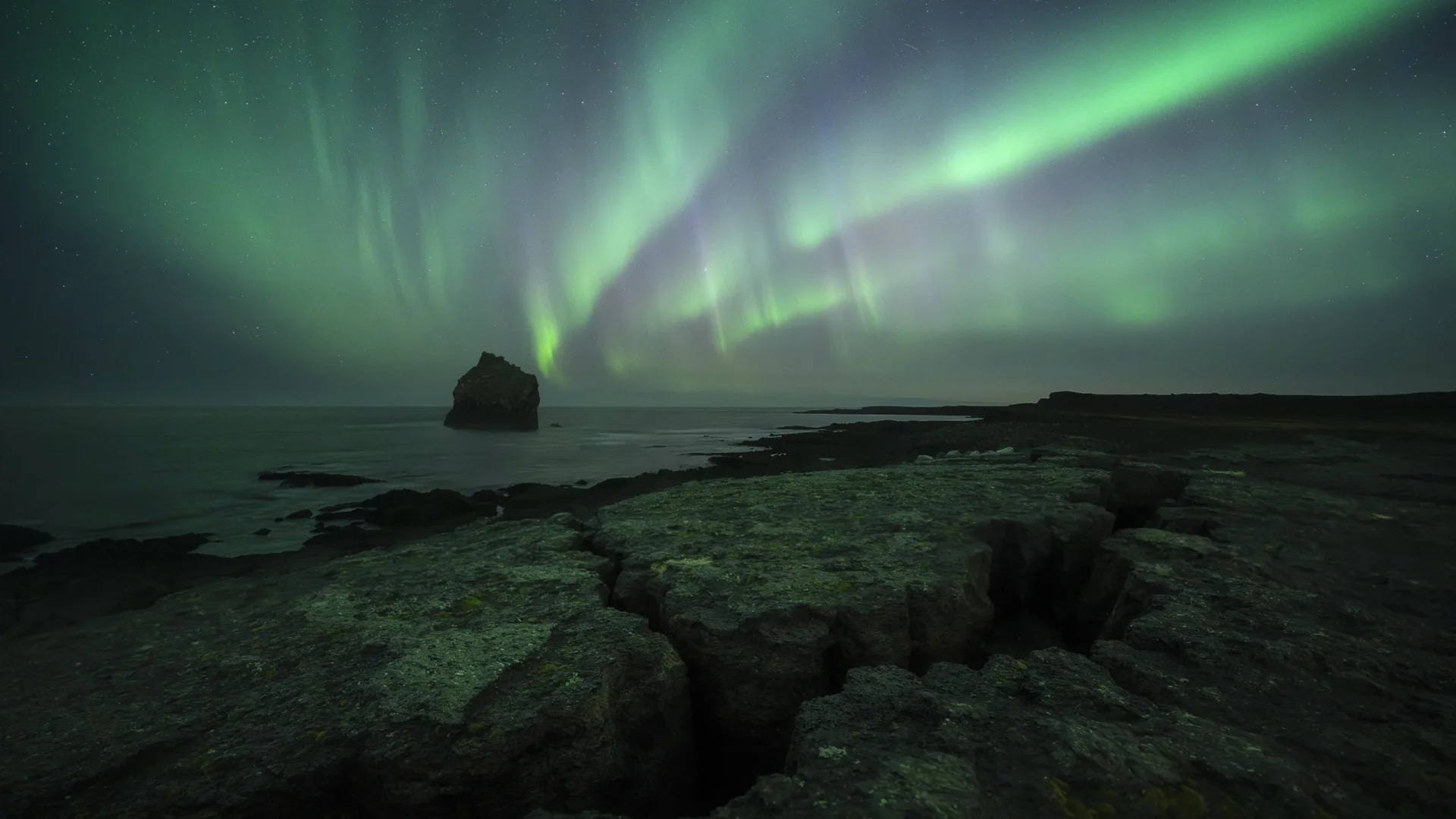 NORTHERN LIGHTS CLIFF copia